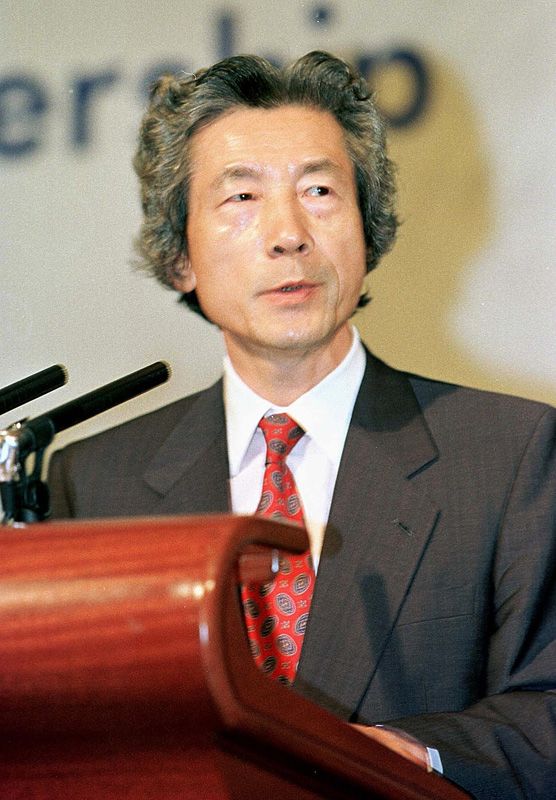 小泉纯一郎是首相图片