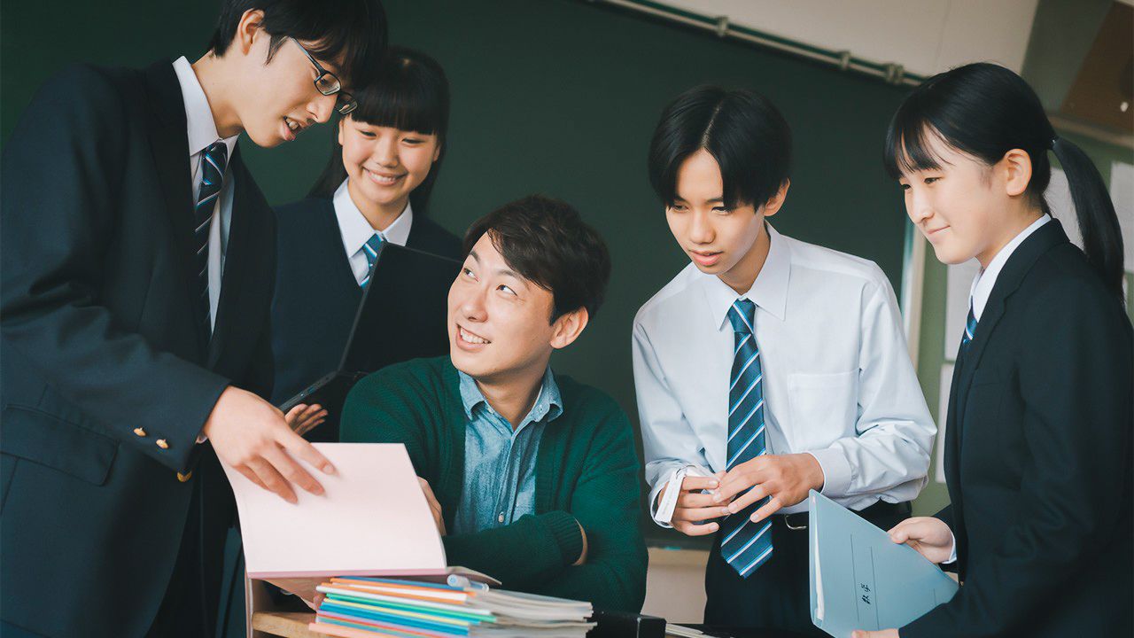 Karōshi”: Over One in Three Junior High School Teachers Working Dangerous  Levels of Overtime | Nippon.com