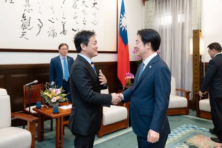 Japanese Opposition Leader Visits Taiwan President