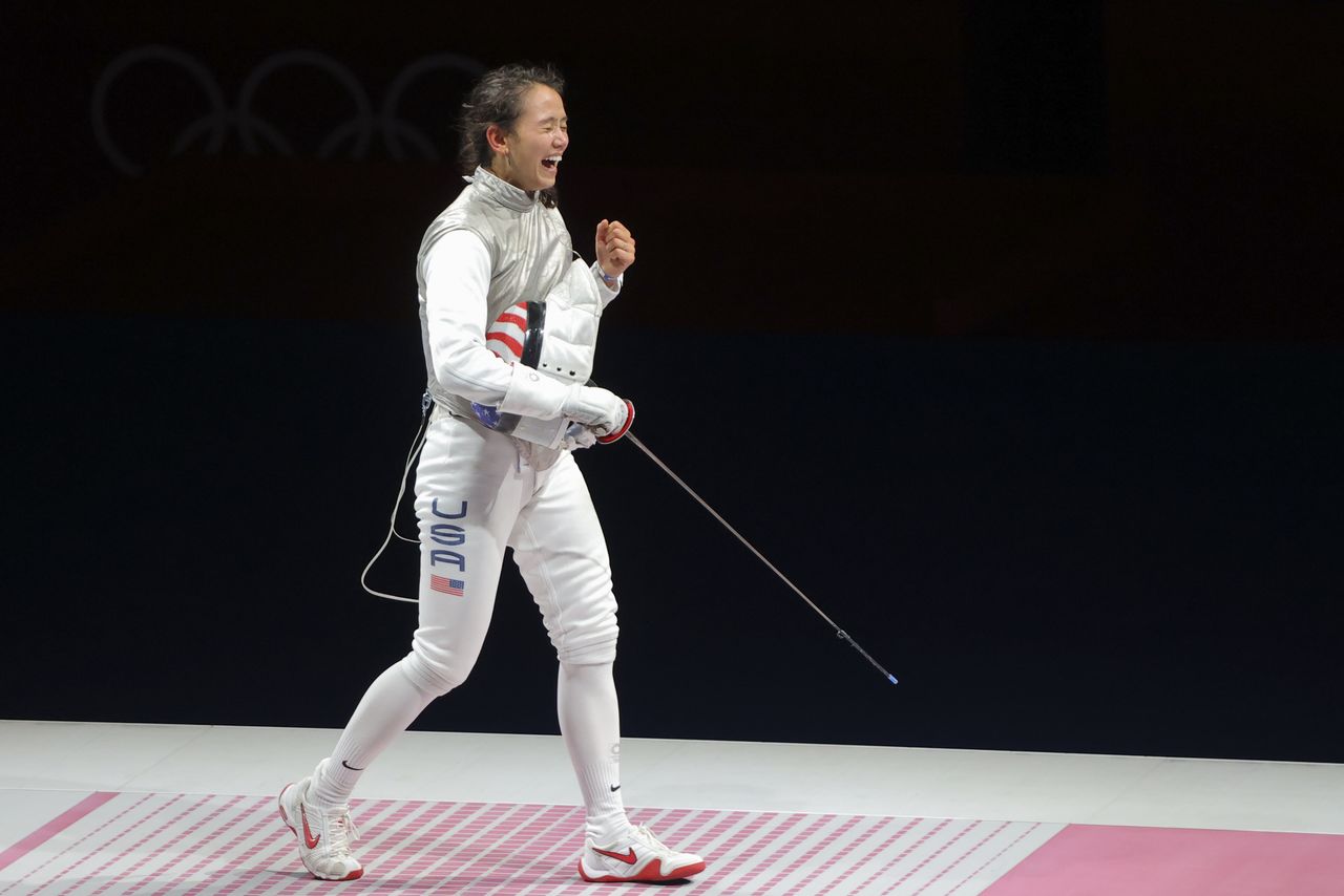 OlympicsFencingUS fencer Lee Kiefer wins gold in women’s foil