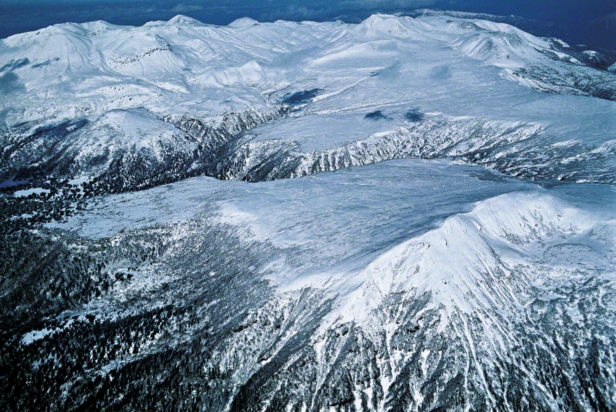 Las montañas de la cordillera de Daisetsuzan en invierno.