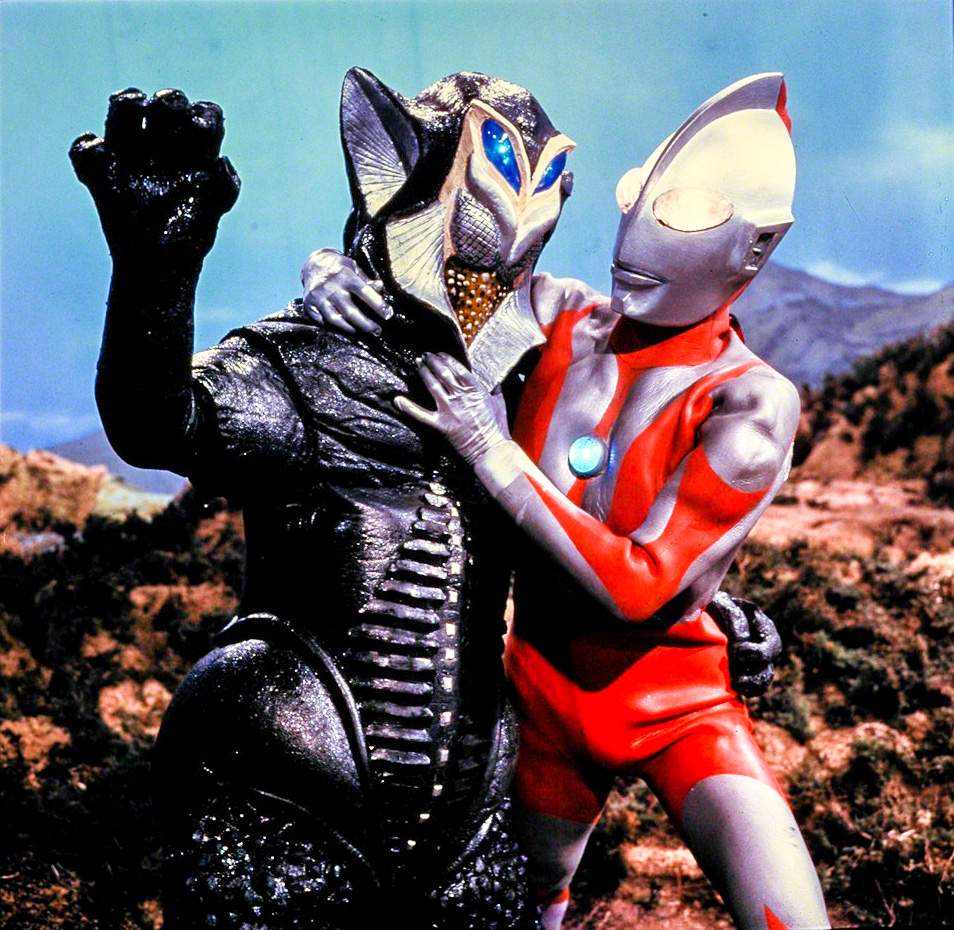 Ultraman combat l’extra-terrestre Mephilus dans l'épisode 33 d'Ultraman. © Tsuburaya Productions