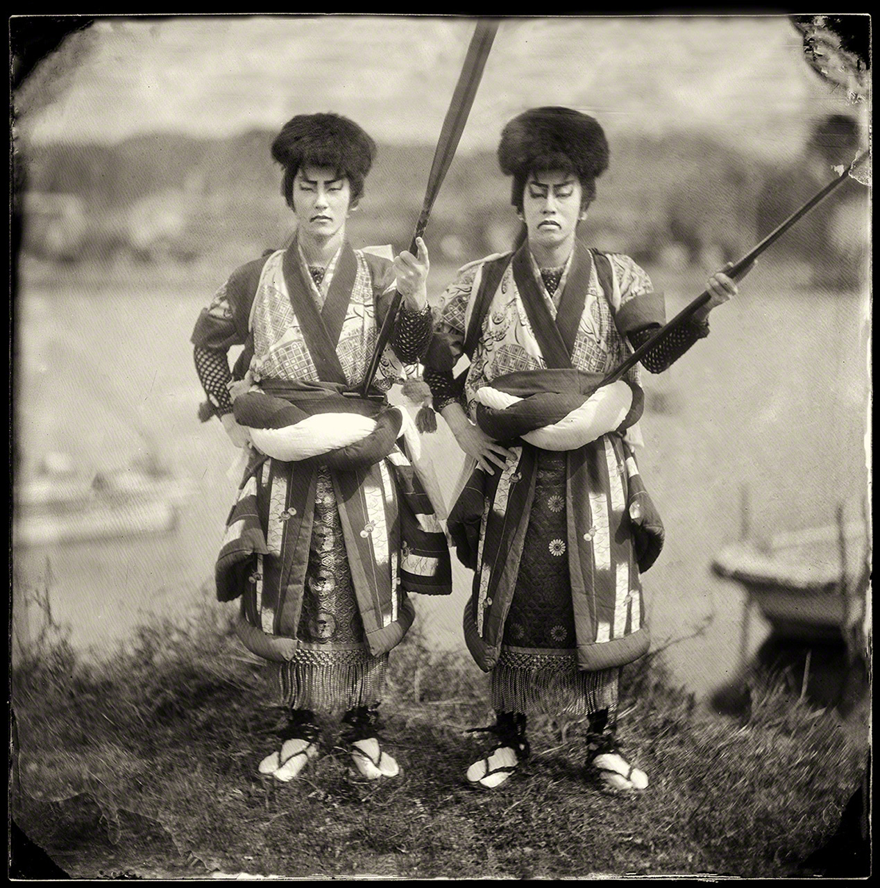 Des jeunes hommes participent à un festival de la ville de Matsue qui se tient depuis l’époque d’Edo (1603-1868). Appelé Hôran-Enya, il n’est tenu qu’une fois tous les 10 ans.