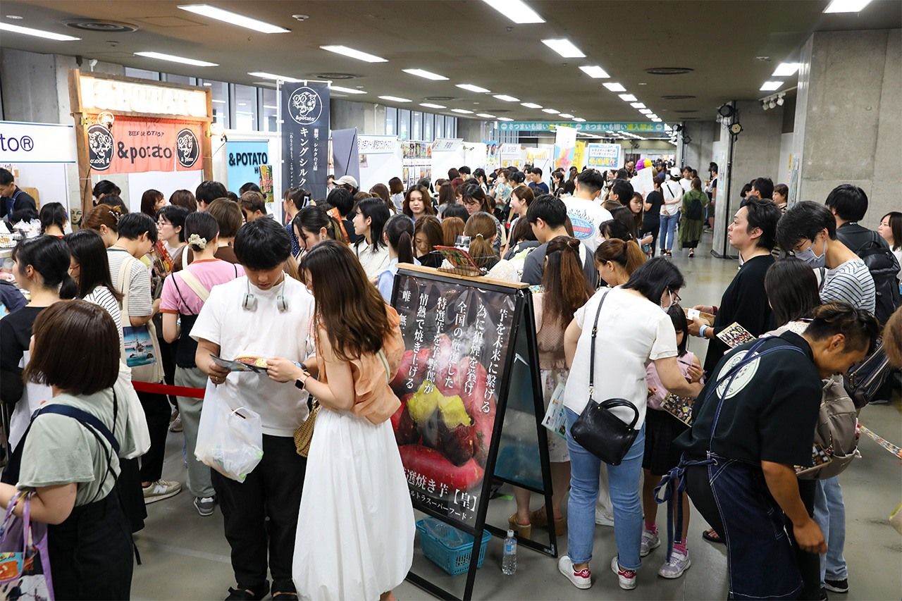 Les foules à l’Expo d’été de la patate douce, à Saitama. (Avec l’aimable autorisation du Comité organisateur du festival de la patate douce)