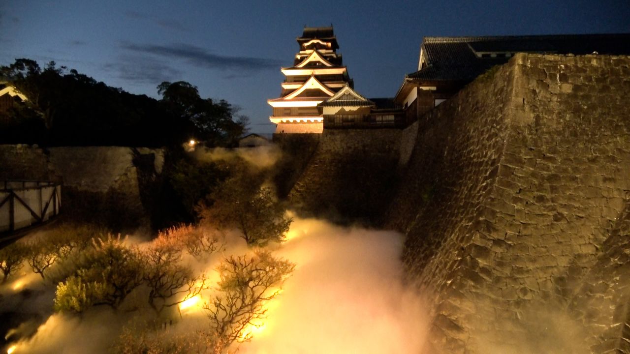 [Vidéo] Le château de Kumamoto enveloppé d’une brume artificielle géante