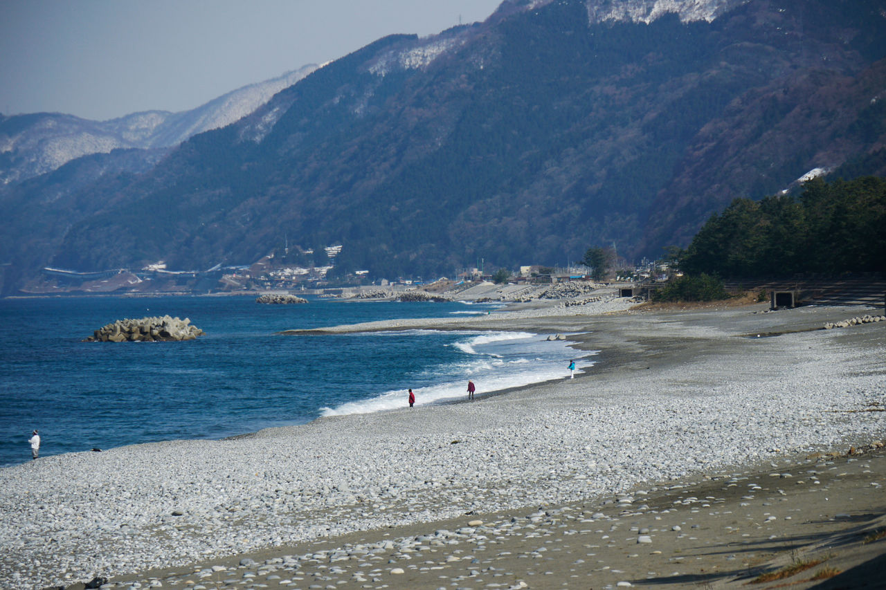 宝探しに夢中になれる「宮崎・境海岸（ヒスイ海岸）」：富山の自然・景観スポット（6） | nippon.com