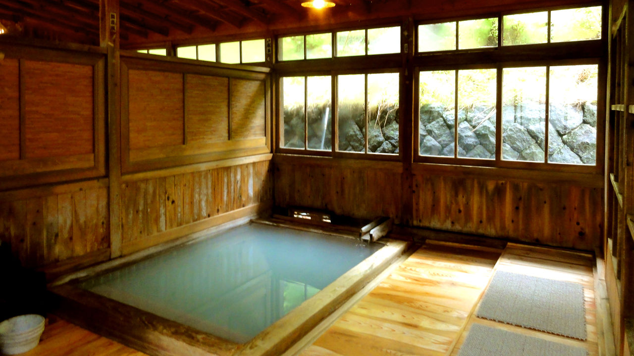 福島県 高湯温泉 心も体も癒やされる源泉掛け流しの湯 4 Nippon Com