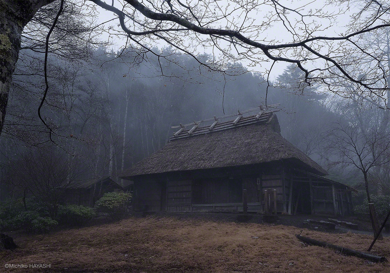 オオカミ信仰で知られる三峯神社の鎮座する山域で、かつて、神社の山仕事に奉仕する神領民が暮らしていた家