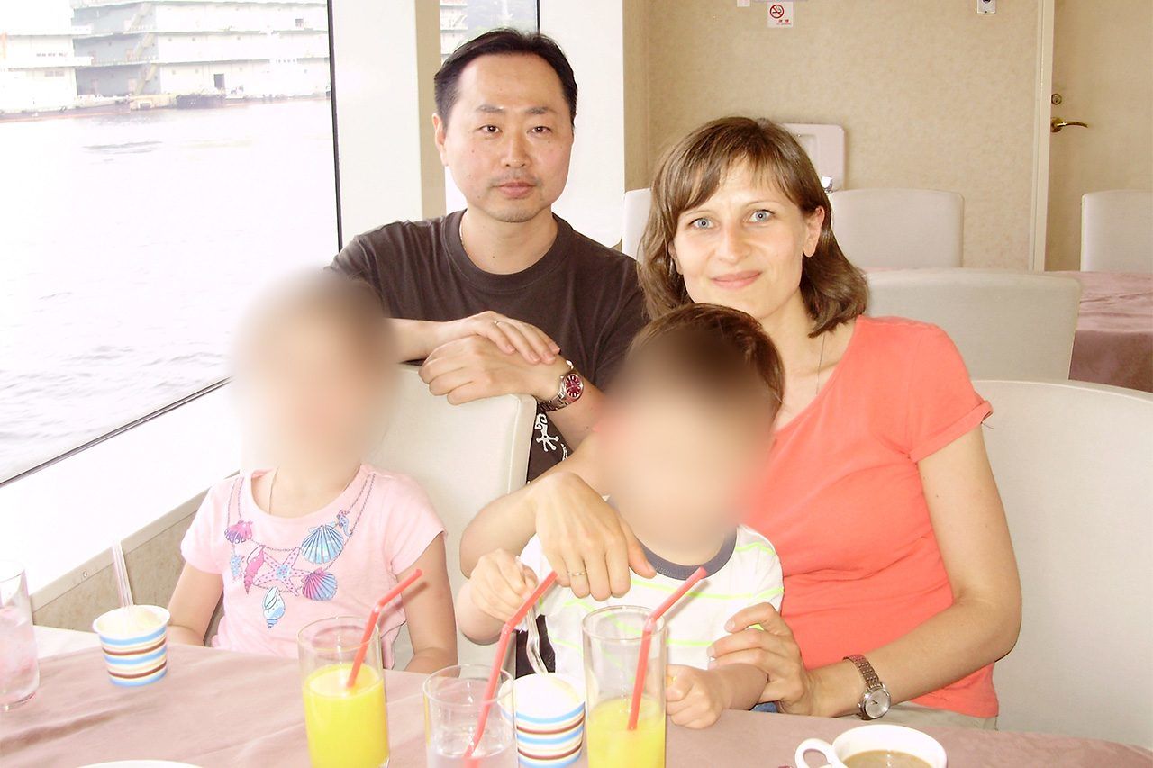 私がロシア人の妻と子供と共に モスクワから 逃亡 した理由 Nippon Com