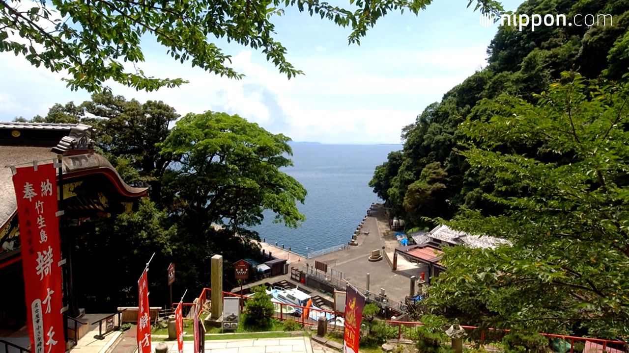 動画 琵琶湖に浮かぶパワースポット 竹生島 滋賀県長浜市 Nippon Com