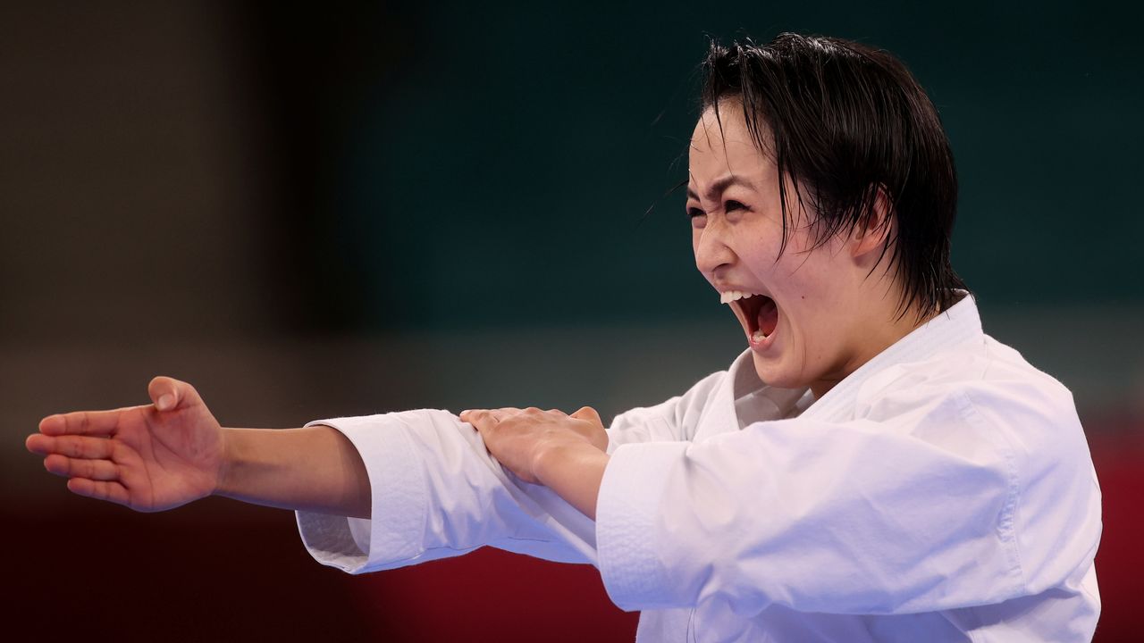 五輪 清水希容が決勝進出 メダル確定 空手女子形 Nippon Com